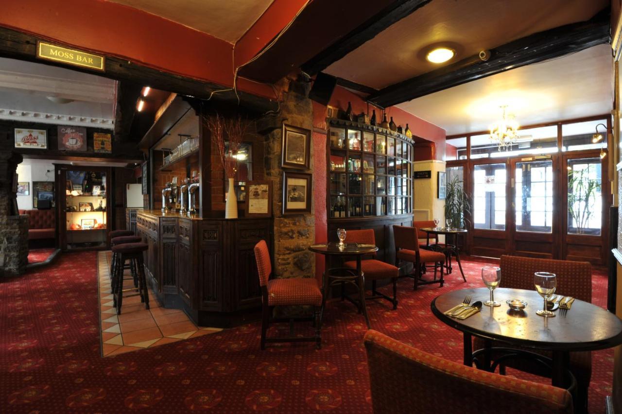 Crown Brackley 3*