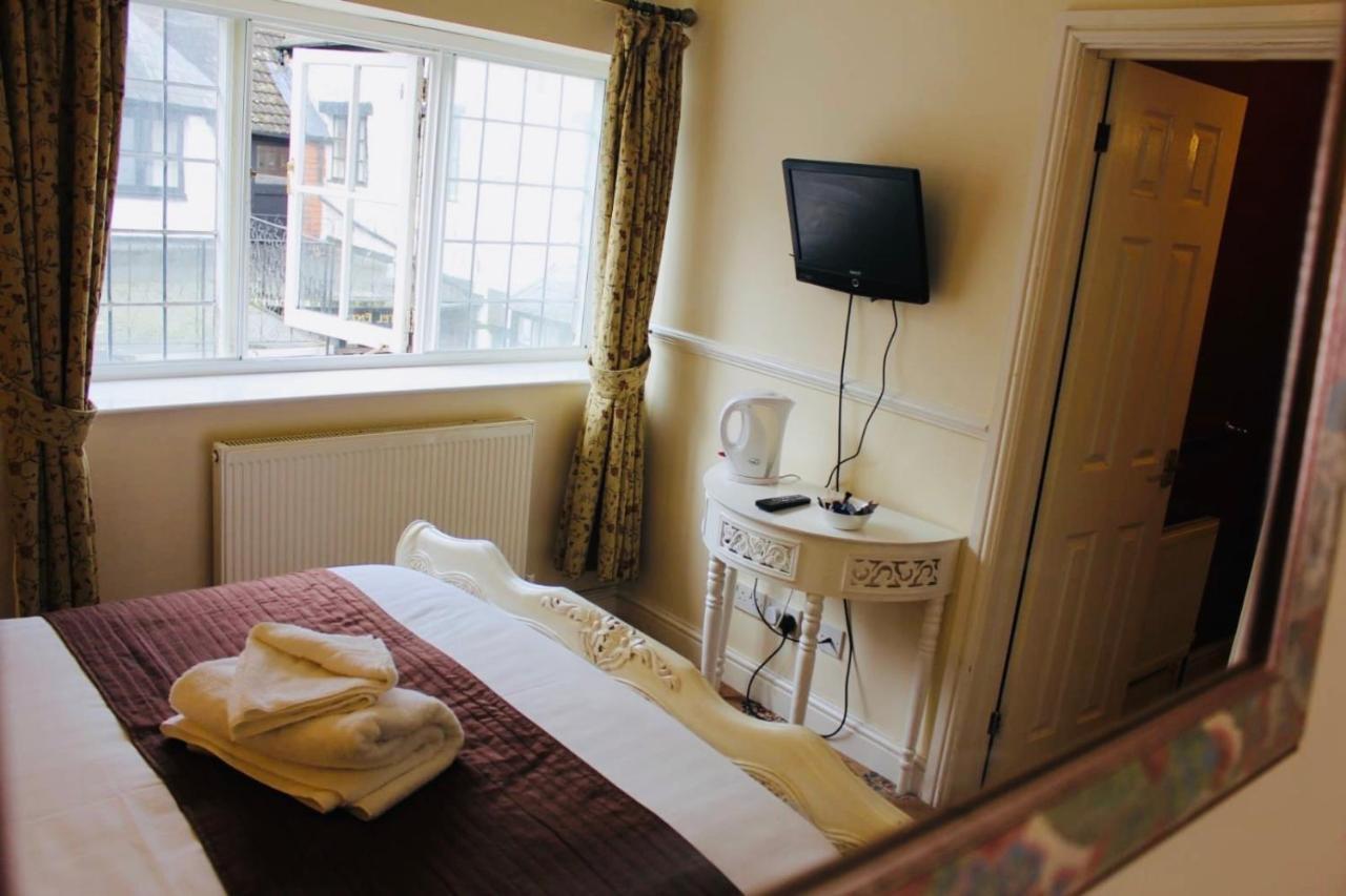 Crown Brackley Inn 3*