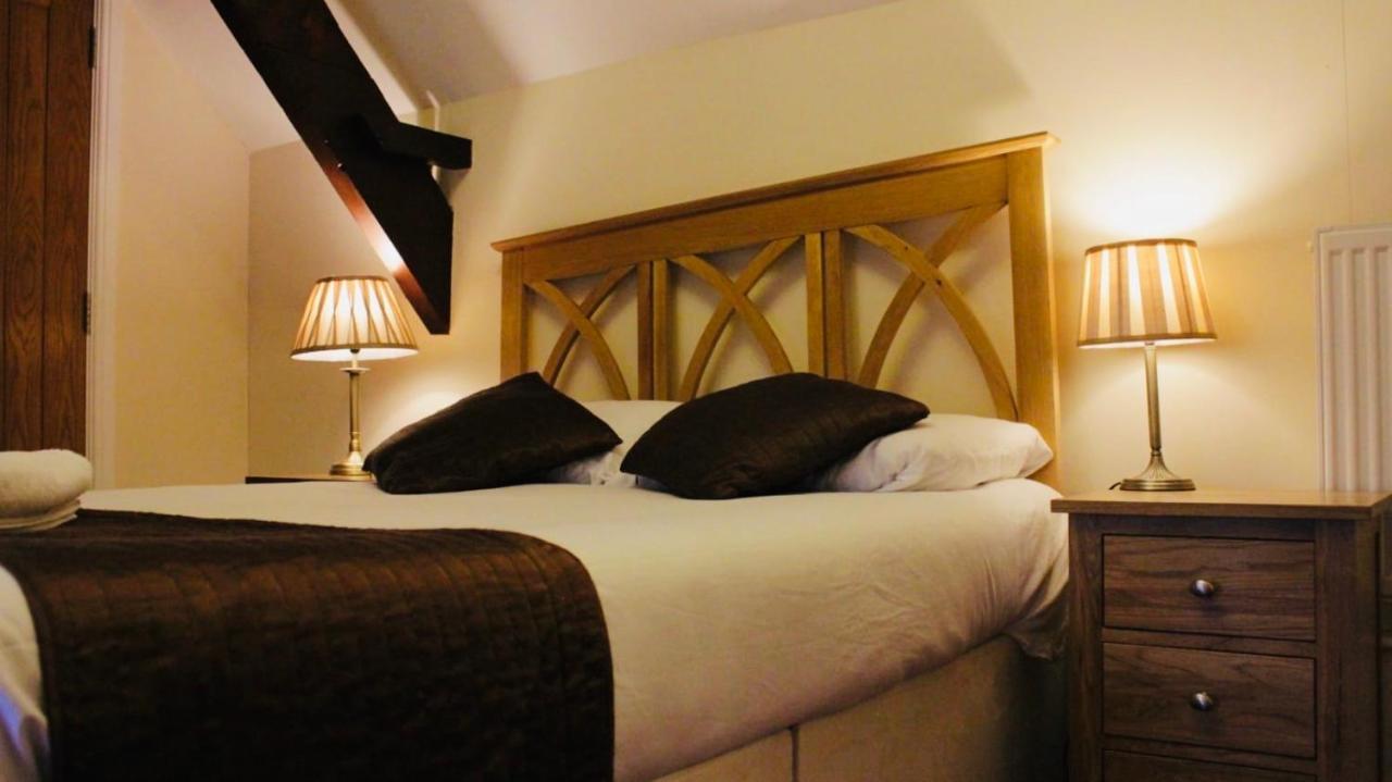 Inn Crown Brackley