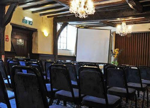 Crown Brackley Inn 3*